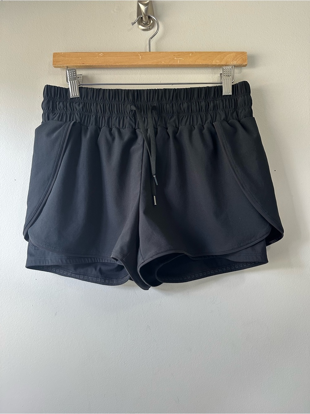 CRZ Yoga Feathery Fit Soft 2 in 1 High Rise Black Active Drawstring Shorts Sz M